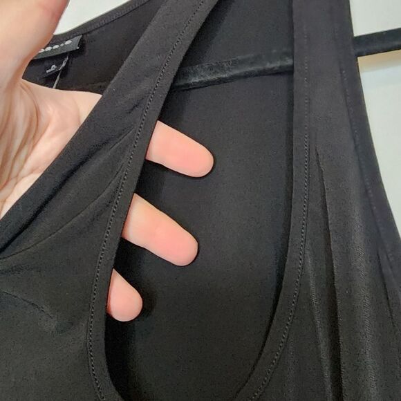 5X 28W Torrid Black Studio Knit High Neck Asymmetrical Cut Out Tank Classic NWT - Picture 4 of 9